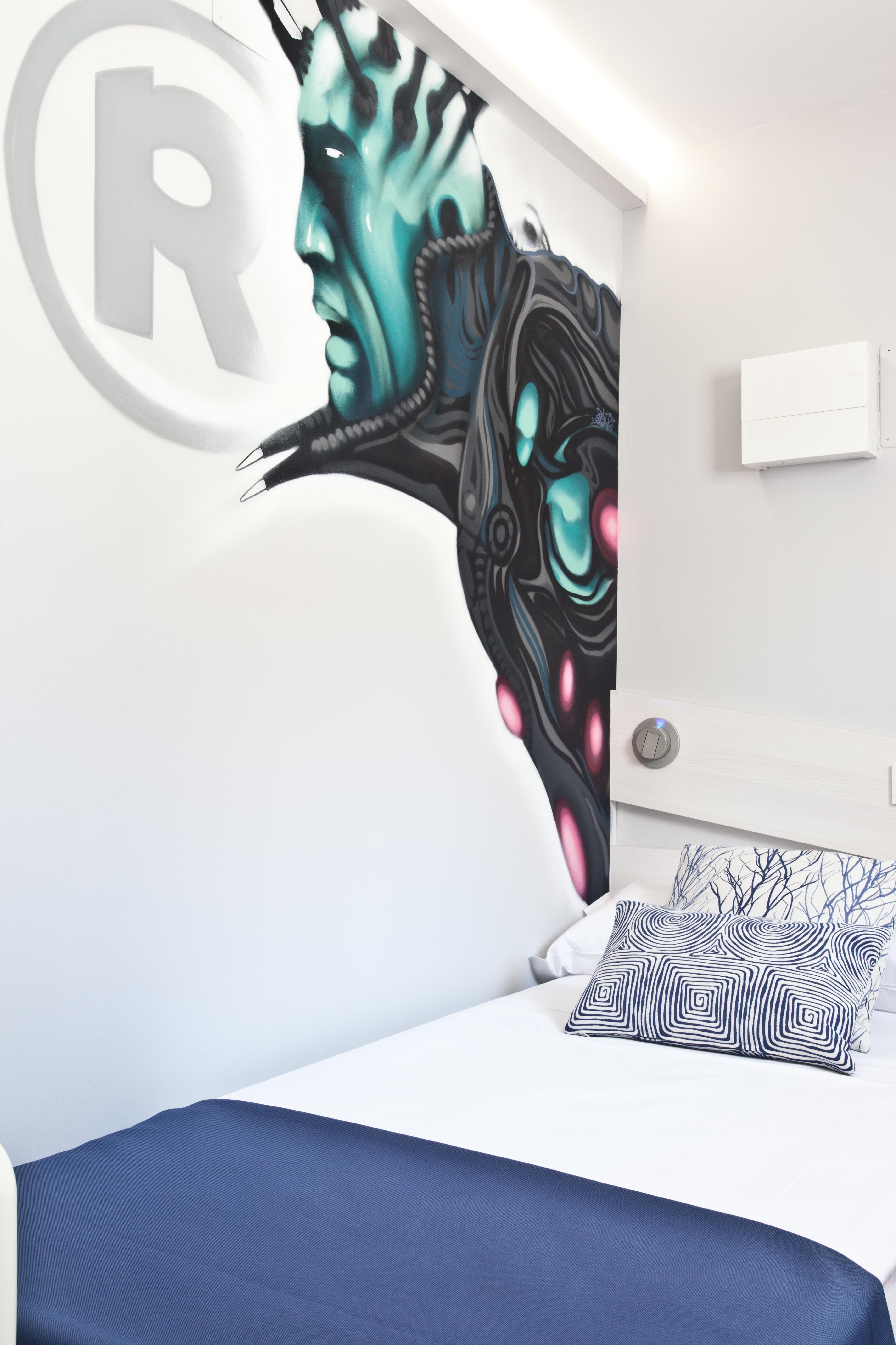 Hotel Ryans La Marina 3*
