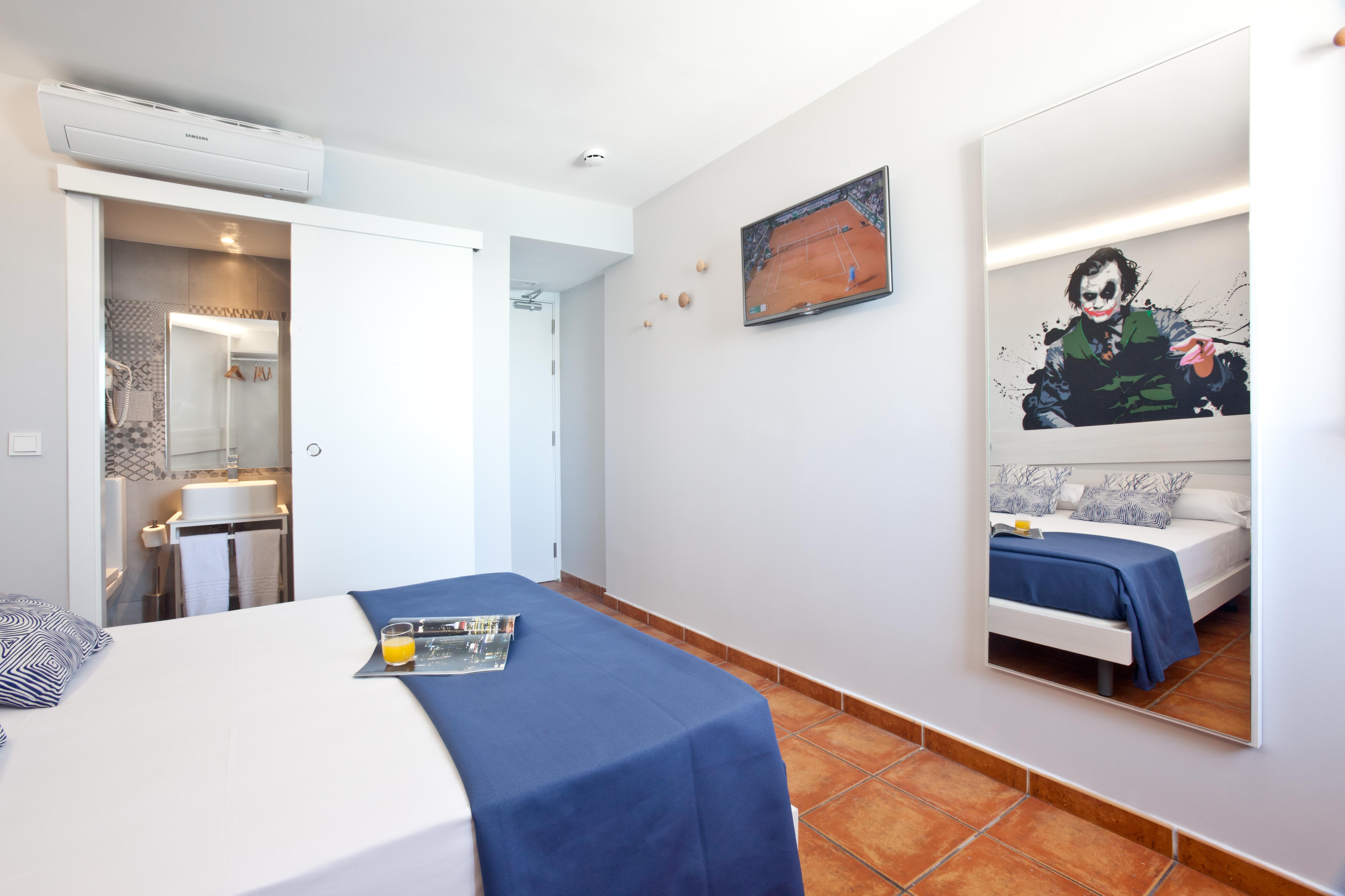 Ryans La Marina Hotel