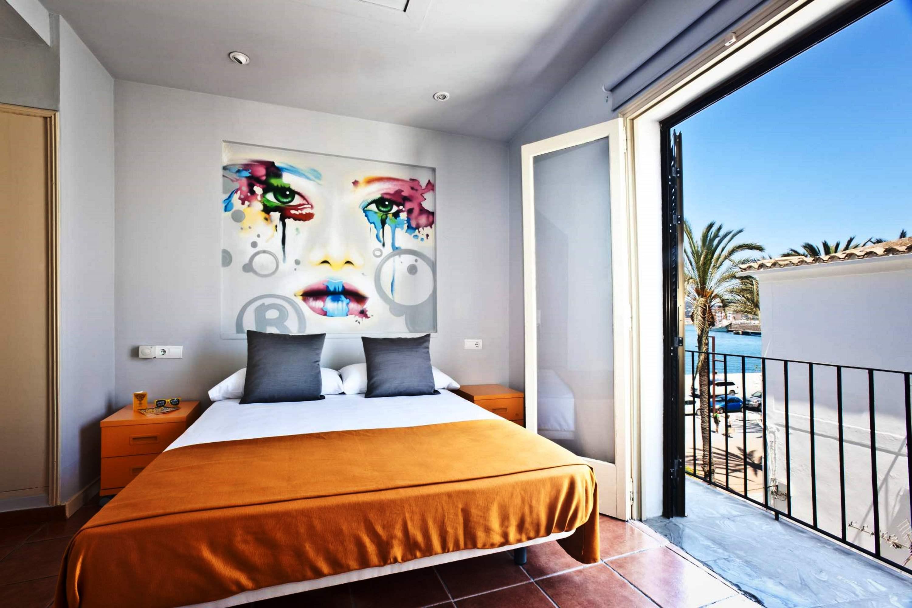 Hotel Ryans La Marina