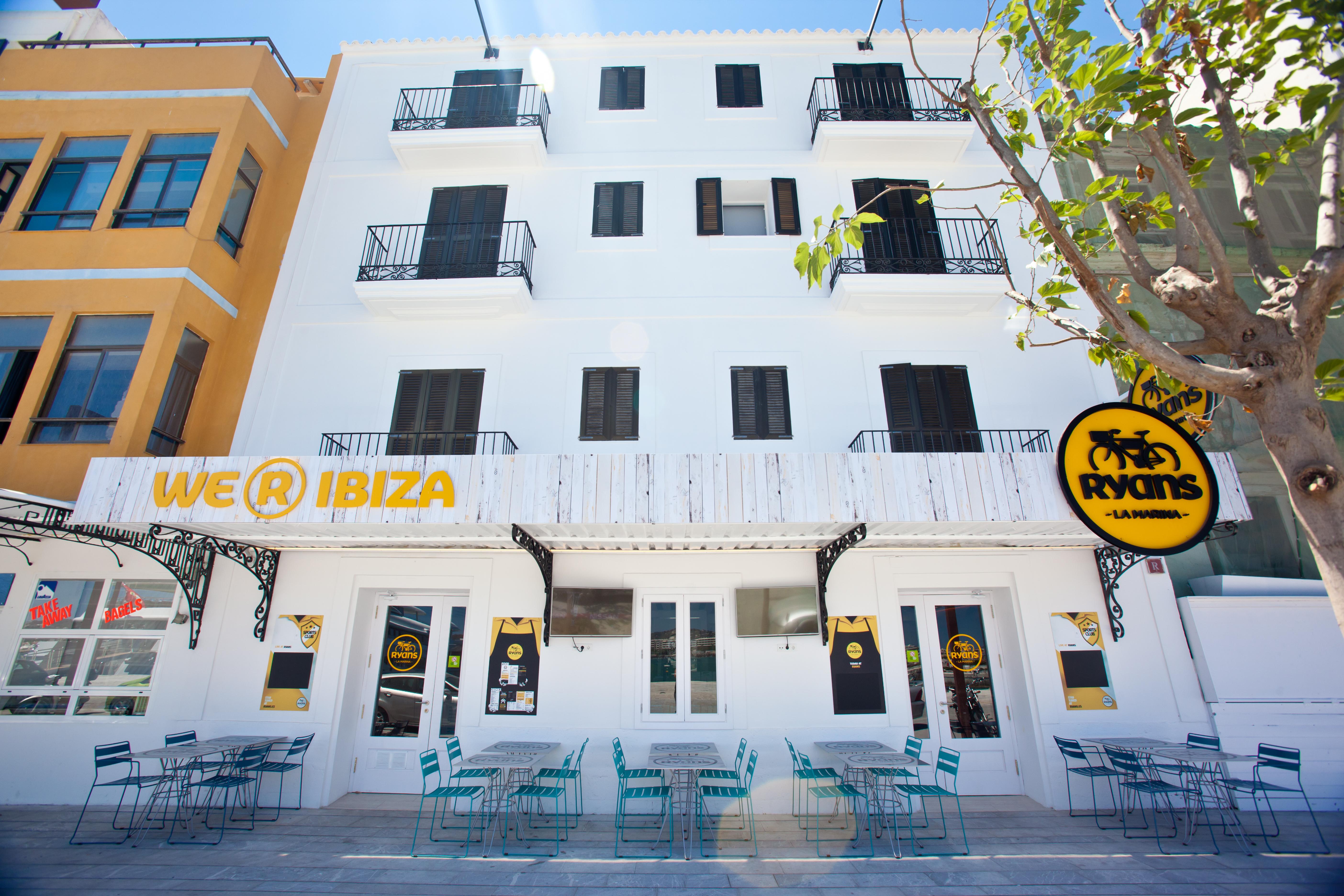 Ryans La Marina Hotel 3*