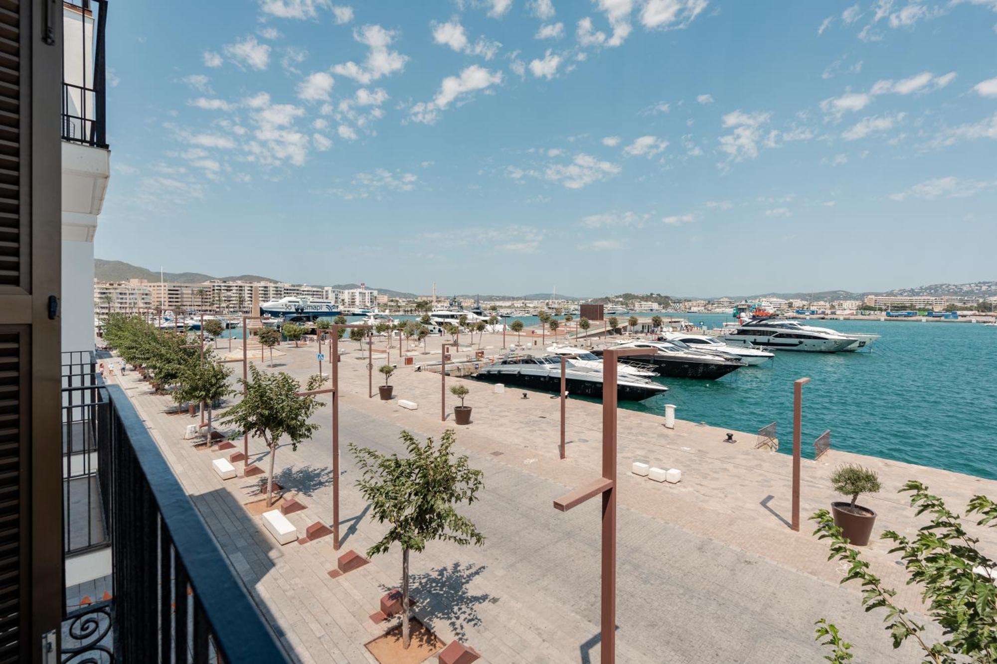 Ryans La Marina Hotel 3*