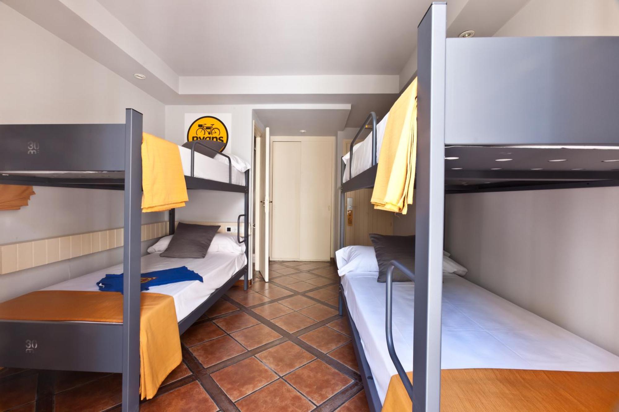 Ryans La Marina Hotel